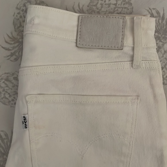 NWOT Women’s Levi’s Jeans size 26 high rise skinny - Picture 2 of 8